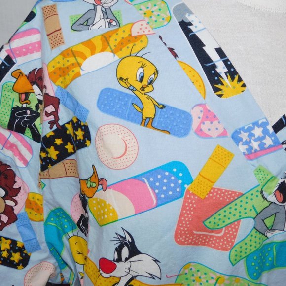 Looney Tunes Womens XL Scrub Top Shirt Band Aids Taz Bugs Bunny Tweety Daffy - Picture 9 of 14
